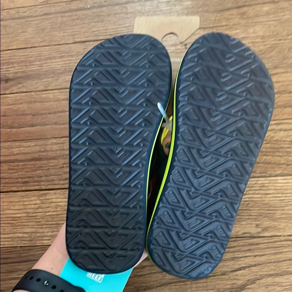NWT Reef Blue and Green Striped Flip Flops for kids
